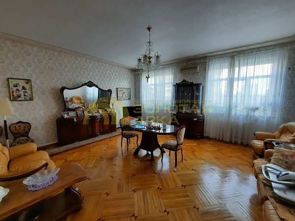 Дом, 202 кв.м.
