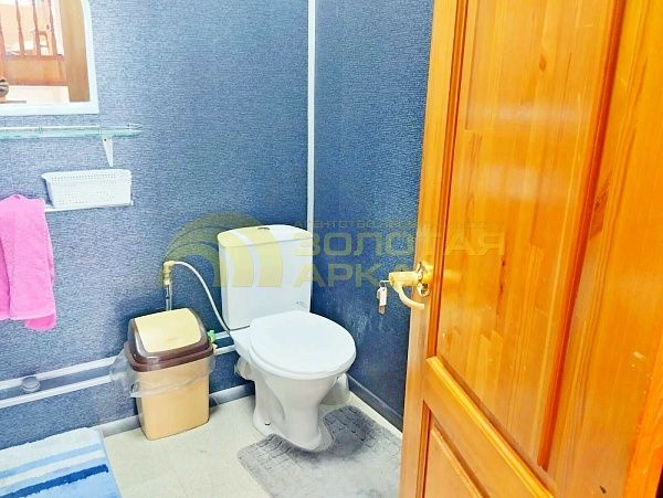 Дом с участком, 241 кв.м.