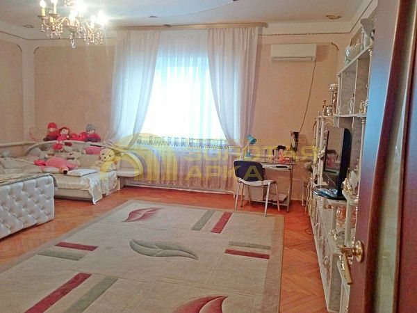 Дом, 240 кв.м.