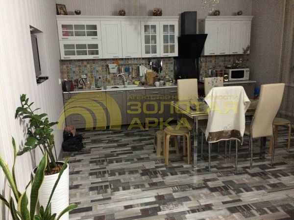 Дом, 240 кв.м.