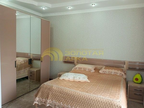 Дом с участком, 220 кв.м. Дом с участком, 220 кв.м.