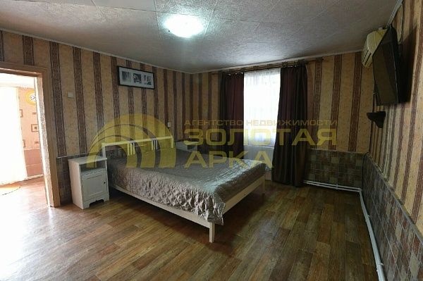 Дом с участком, 600 кв.м. Дом с участком, 600 кв.м.