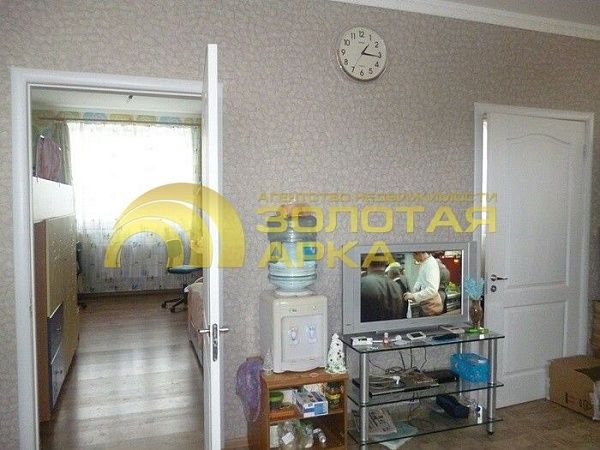 Дом с участком, 262 кв.м.
