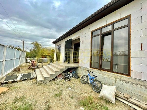 Дом с участком, 100 кв.м., улица Фурманова, дом 1 Дом с участком, 100 кв.м., улица Фурманова, дом 1